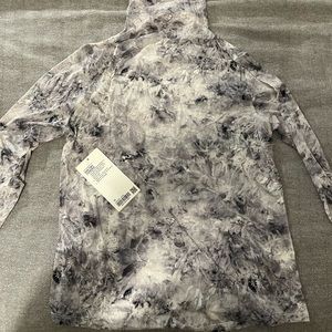 NWT Lululemon long sleeve Hold Tight Turtleneck